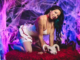 naked webcam girl fingering PaulinaJaece