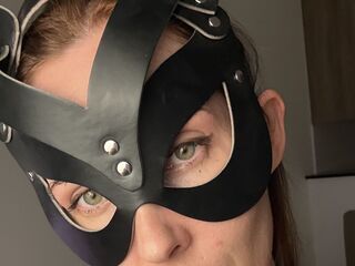 camgirl masturbating with sex toy QtKaty