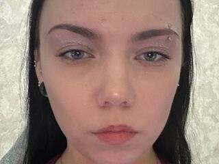 cam girl playing with sextoy RoniRopes