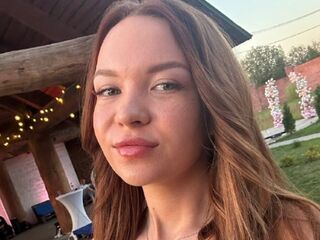 shaved pussy webcam SadeBergum