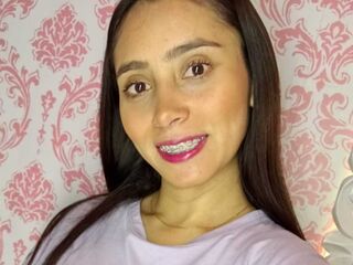 nude webcam ScarlettMills