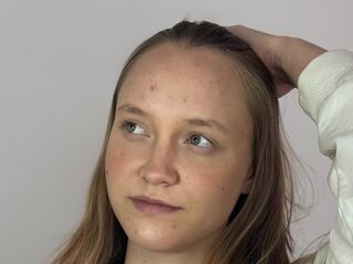 girl webcam SharriDougan