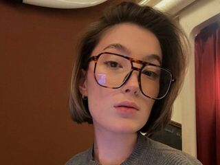 hot webcam slut SheilaSweezer