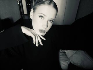 nude webcamgirl picture SherieMcwayne