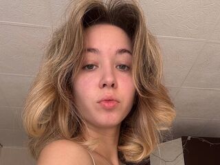 live webcam performer SilvaShintaku