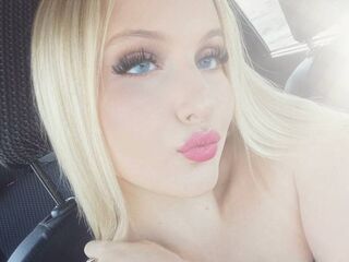 adult cam show SixtaCola