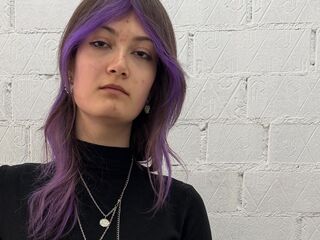 camgirl masturbating with sextoy TieshaKresha