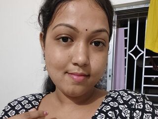 camgirl masturbating with dildo TrishaSaha