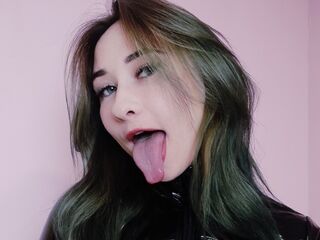 camwhore fingering pussy VikaCheers