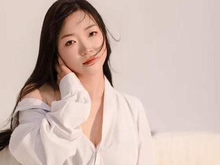 camgirl masturbating with sextoy XuanJuan