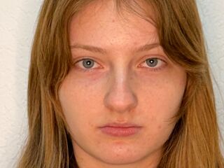 cam slut picture ZellaCarwin